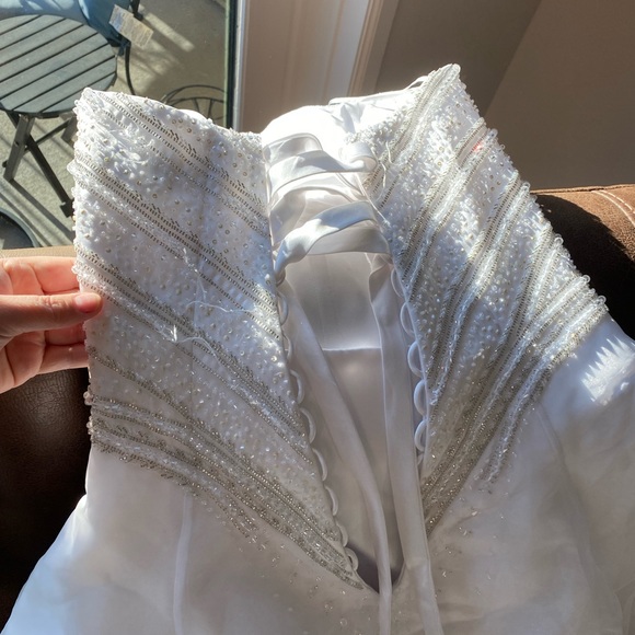 Maggie Sottero Wedding gown - Picture 2 of 7